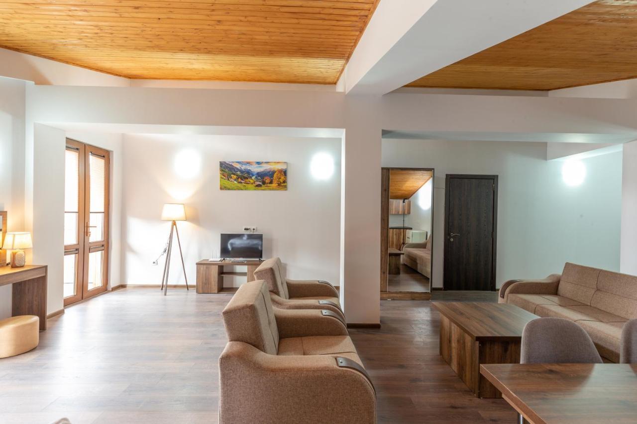 גודאורי Pine Chalets By Ka Group מראה חיצוני תמונה